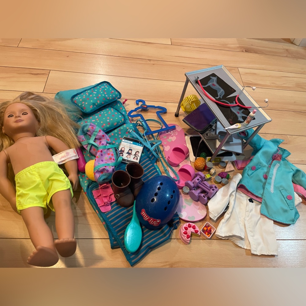18 inch Doll Accessory Set (our generation, journey girl, etc)